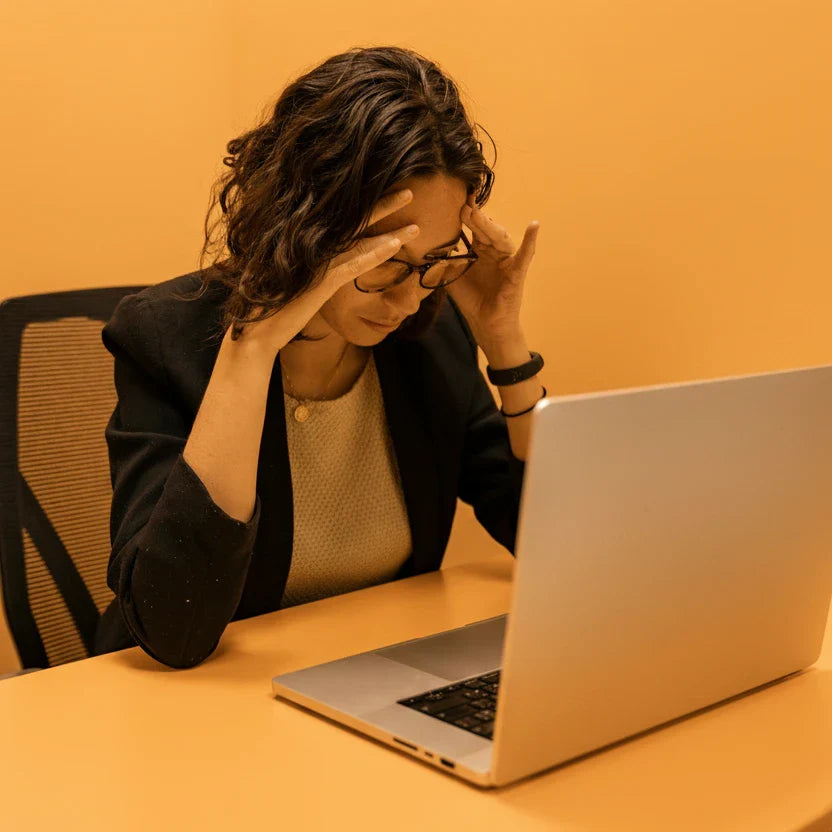 The 5-Minute Scent Shift: How to Close the Workday and Turn Off Your Brain
