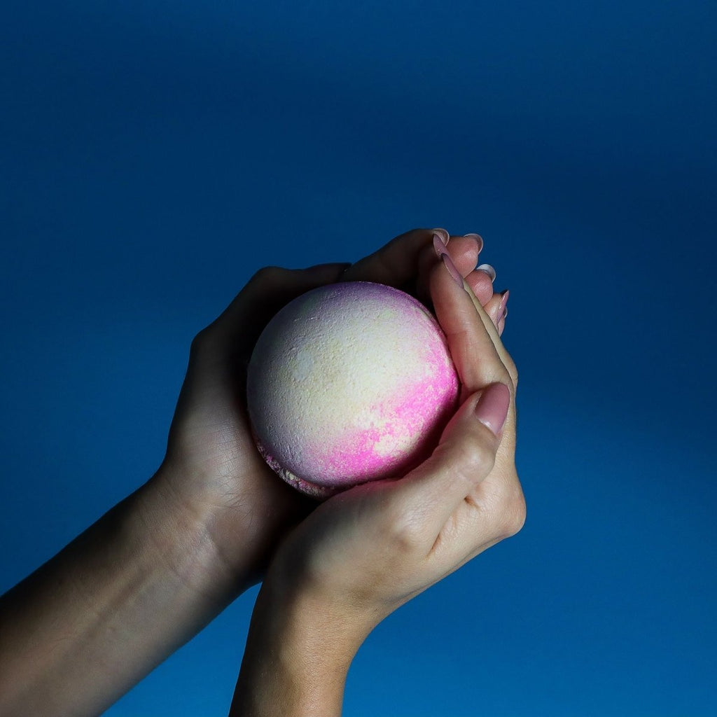 Set of 3 Pink Lemonade Bath BombsJumbo Bath Bombs - 180gHeart Notes