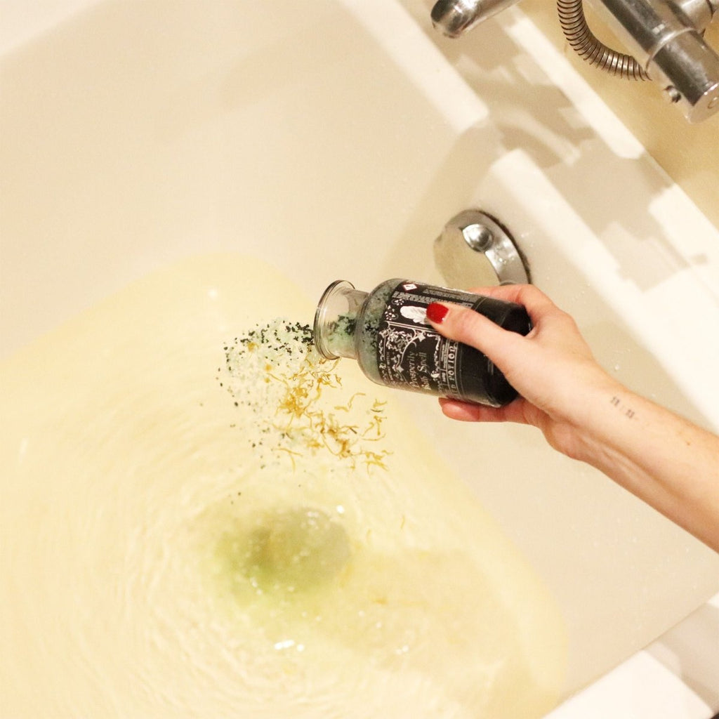 Ancient Witch Bath Spell Potion & Aventurine Crystal Amulet - ProsperityAncient Witch Bath Spell PotionsHeart Notes