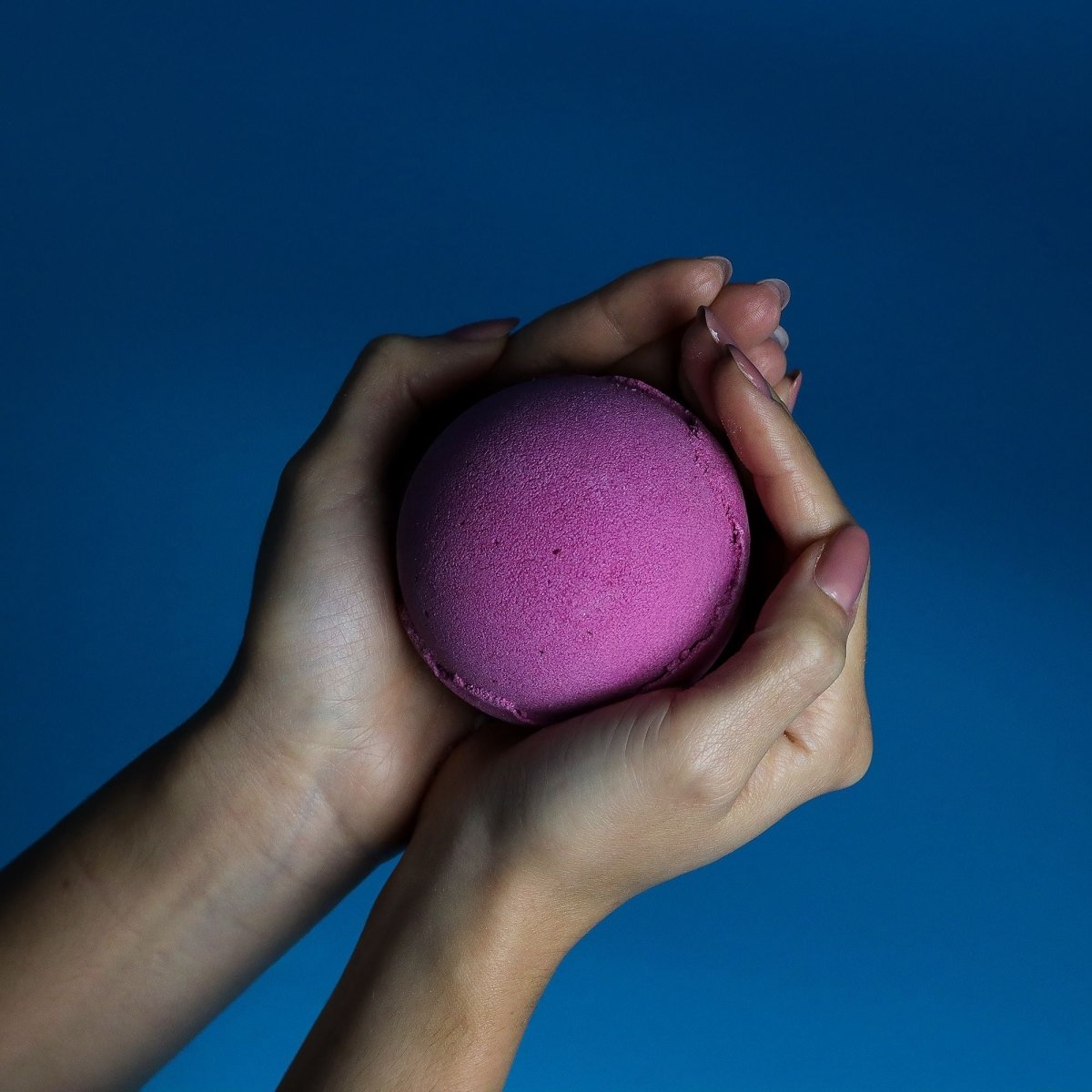 Set of 3 Cranberry Bath BombsJumbo Bath Bombs - 180gHeart Notes