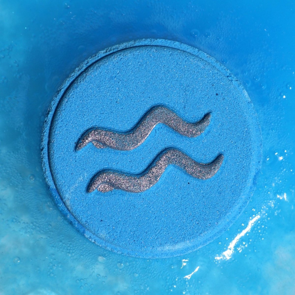 Set of Zodiac Bath Fizzers with Horoscope - AquariusZodiac Bath Fizzers with HoroscopeHeart Notes