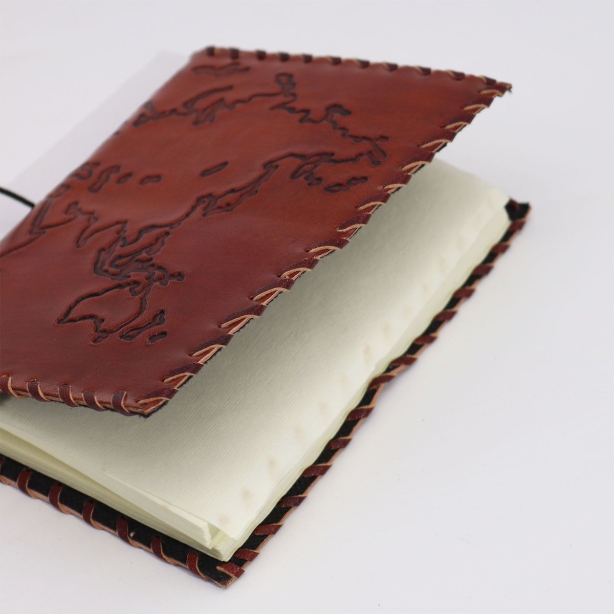 Travel Journal with wrap - Light Tan - 96 pages - 17x13cmLeather Notebooks – Vintage Style JournalsHeart Notes