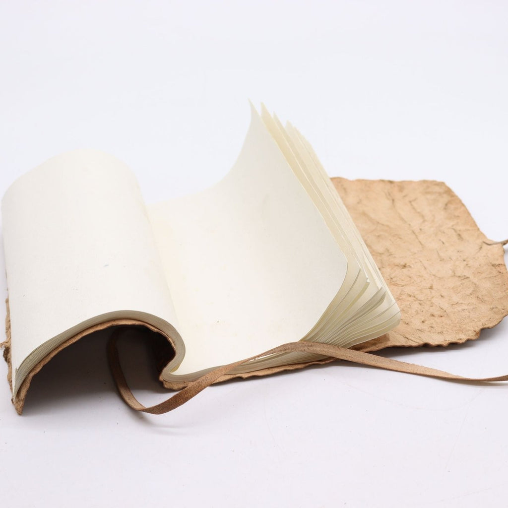 Rolled Leather Travel Notebook - 96 pages - Natural 21x15cmLeather Notebooks – Vintage Style JournalsHeart Notes