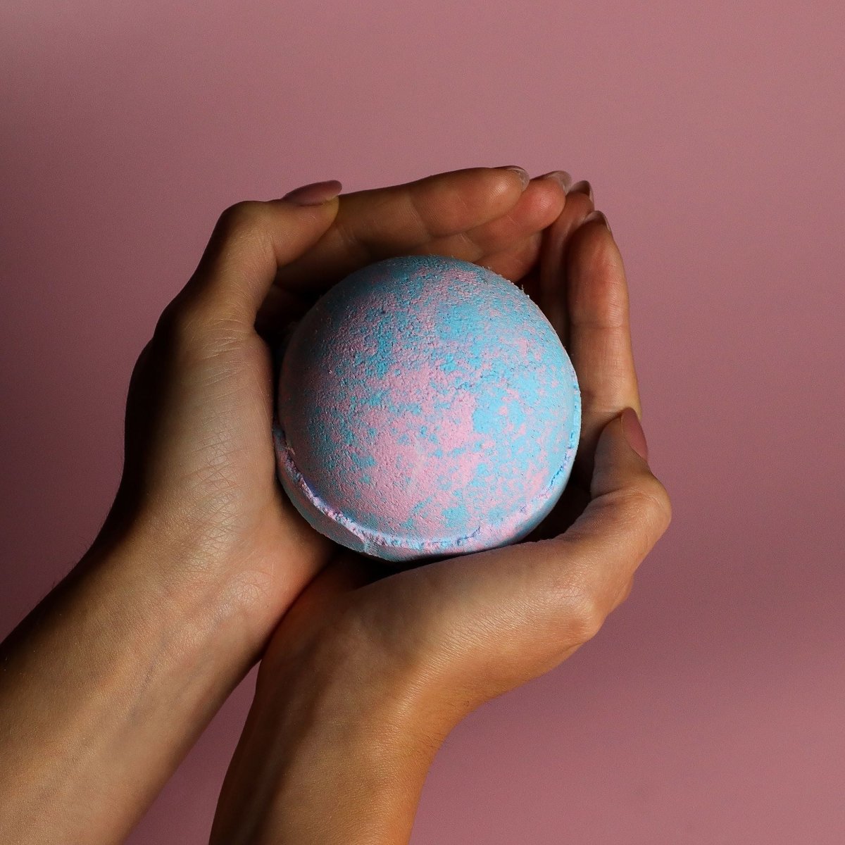 Set of 3 Baby Powder Bath BombsJumbo Bath Bombs - 180gHeart Notes