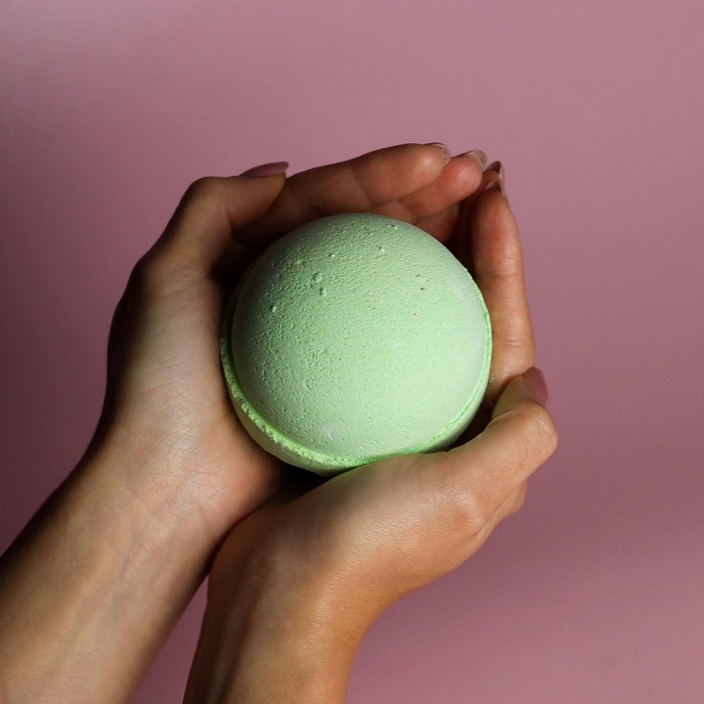 Set of 3 Lemon Eucalyptus Bath BombsJumbo Bath Bombs - 180gHeart Notes