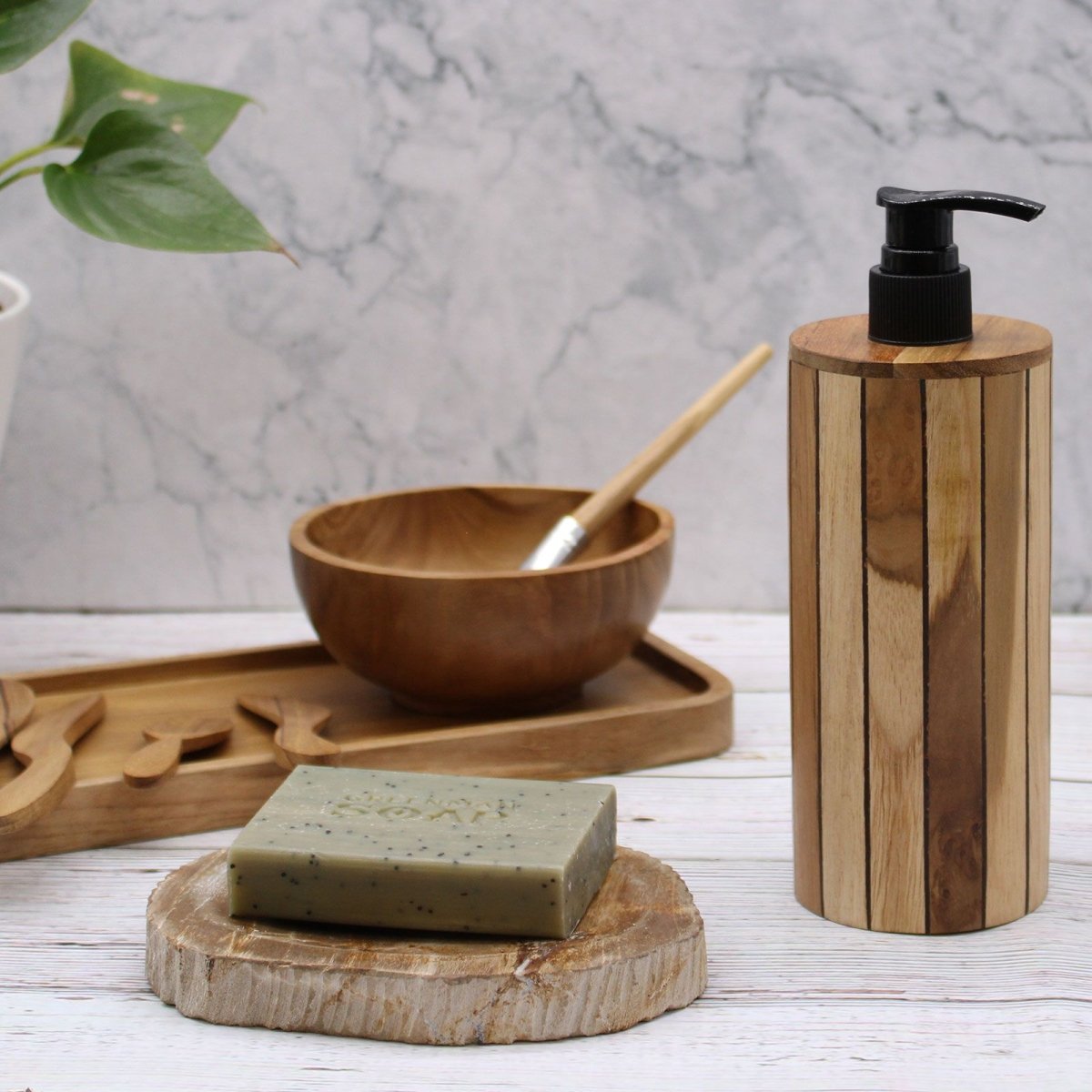 Natural Teakwood Soap Dispenser - RoundTeakwood Soap DispensersHeart Notes