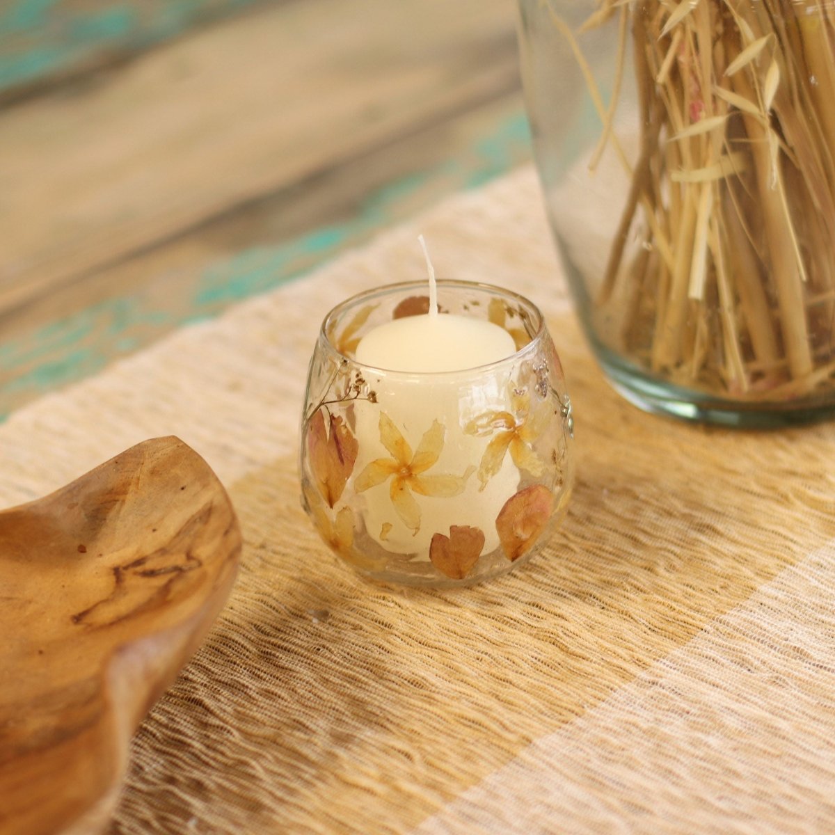 Natural Floral Glass - Straight Candle Holder - Rosa - (8x8cm)Natural Floral Glass Candle HoldersHeart Notes