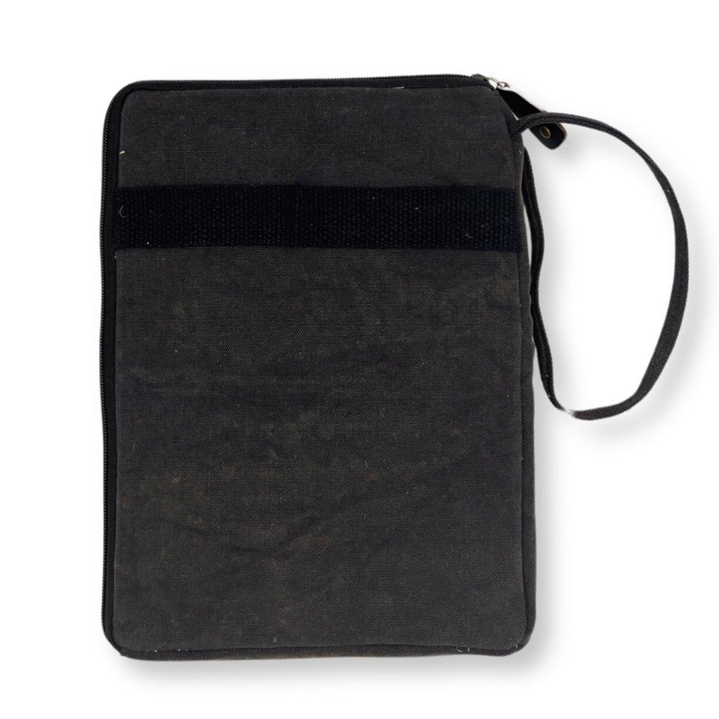 Stonewash Travel Sleeve Pouch - CharcoalLaptop & Tablet PouchesHeart Notes