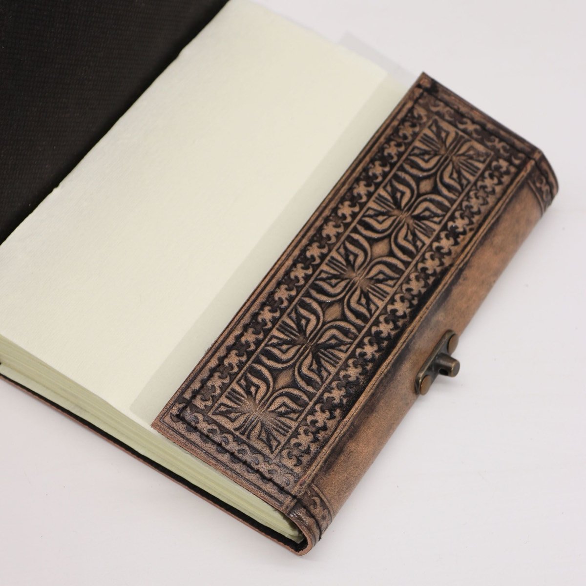 Hamsa – Esoteric Notebook – Antique Grey – 200 pages – 17.5x12.5x3cmLeather Notebooks – Vintage Style JournalsHeart Notes