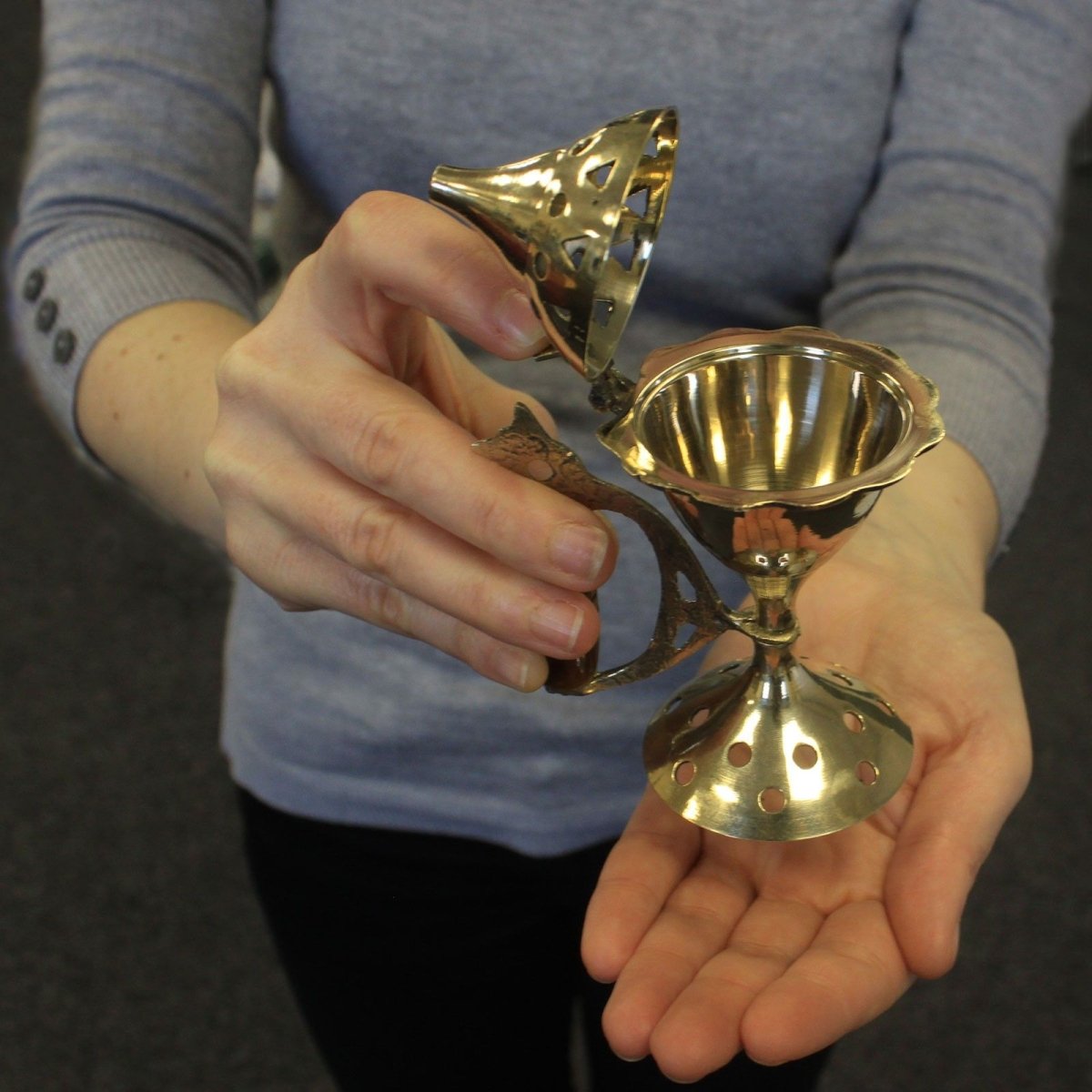 Cone Burner with HandleTraditional Brass Incense BurnersHeart Notes