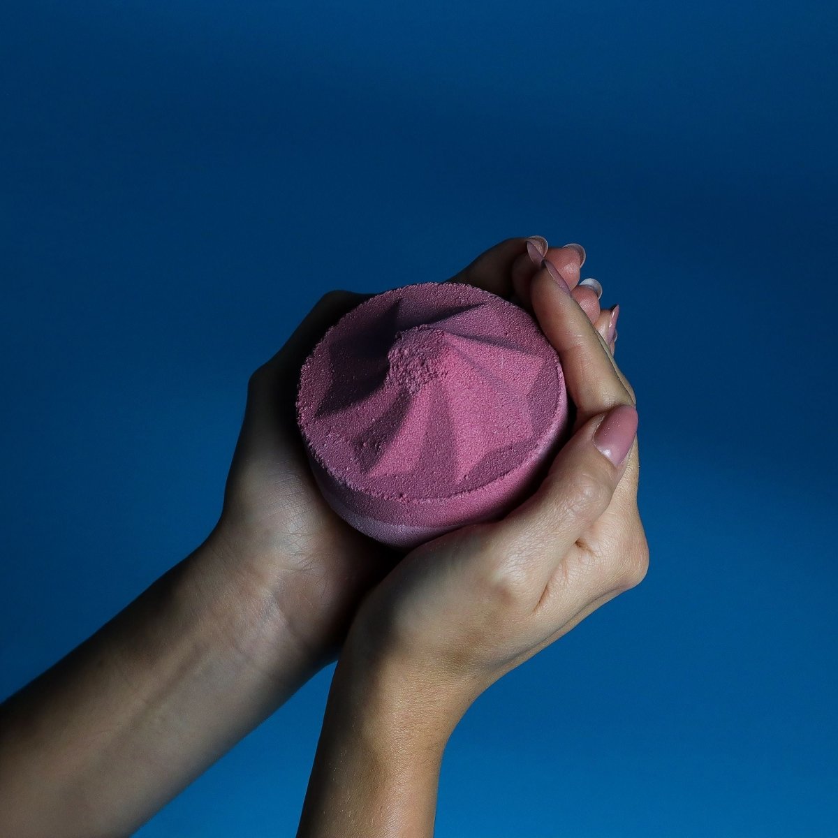 Jumbo Bath Bomb - Razzle DazzleJumbo Bath Bombs - 180gHeart Notes