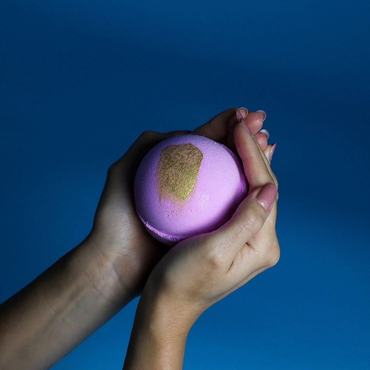 Jumbo Bath Bomb - Pink CharlotteJumbo Bath Bombs - 180gHeart Notes