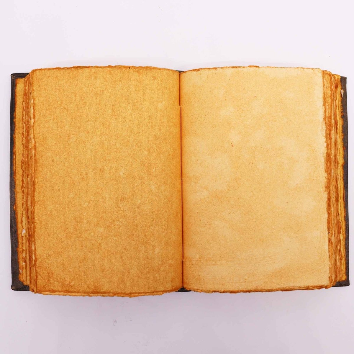 Hefty Brown Tan Leather Journal – Zinc Triple Moon Decor – 200 Deckle - Edge Pages – 26x18cmLeather Notebooks – Vintage Style JournalsHeart Notes