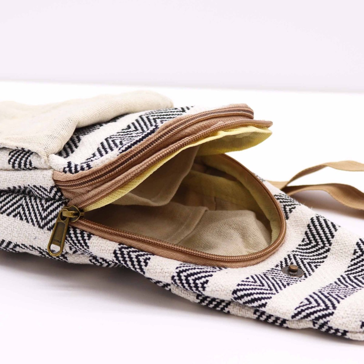 Body Cross Bag Natural Cotton - Black & WhiteNatural Cotton Cross - Body BagsHeart Notes