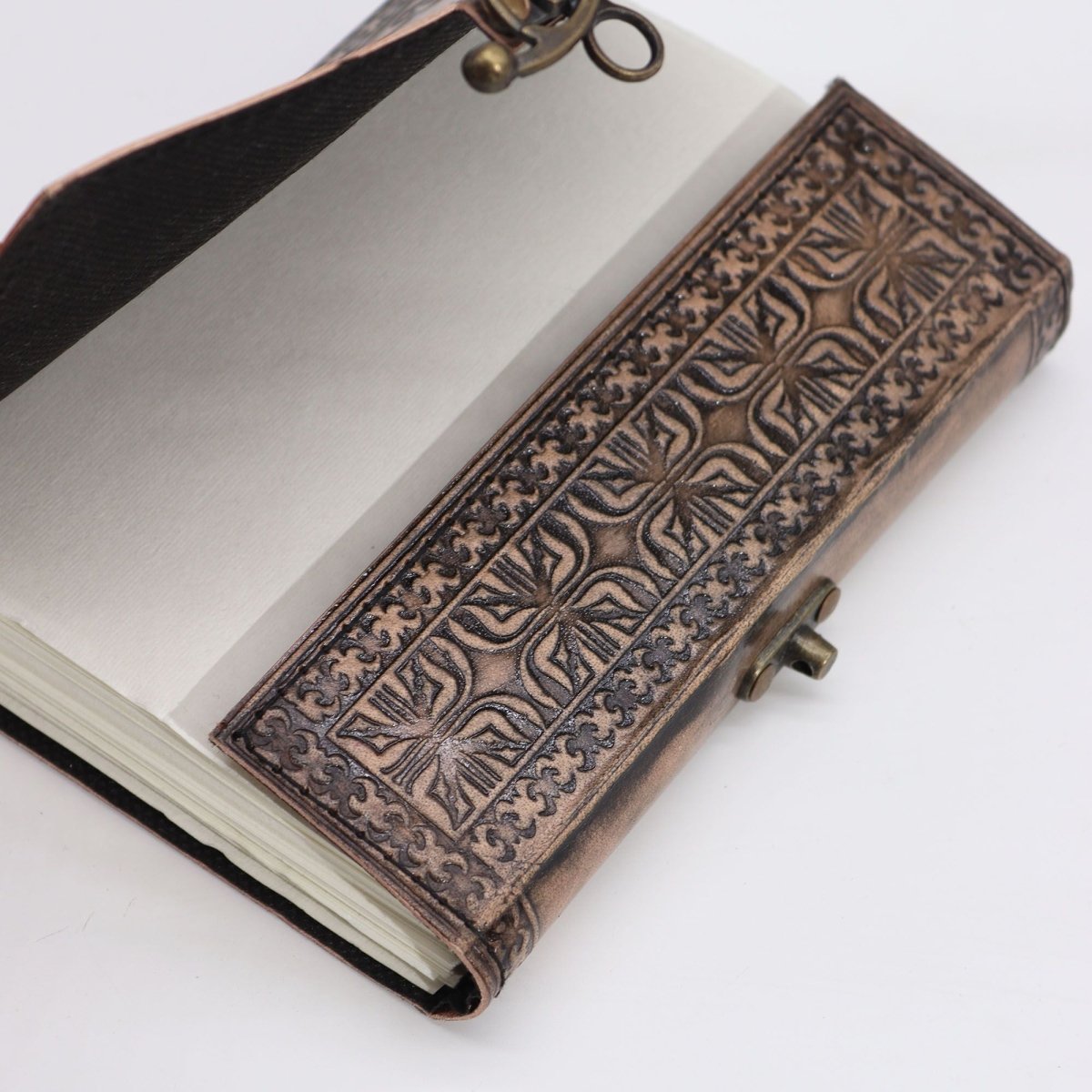 Lotus Mandala – Esoteric Notebook – Antique Grey – 200 pages – 17.5x12.5x3cmLeather Notebooks – Vintage Style JournalsHeart Notes