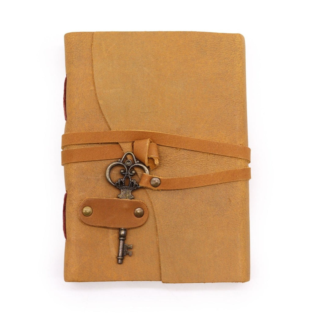 Oiled Tan Leather & Key - 200 pages - 13x18cmLeather Notebooks – Vintage Style JournalsHeart Notes