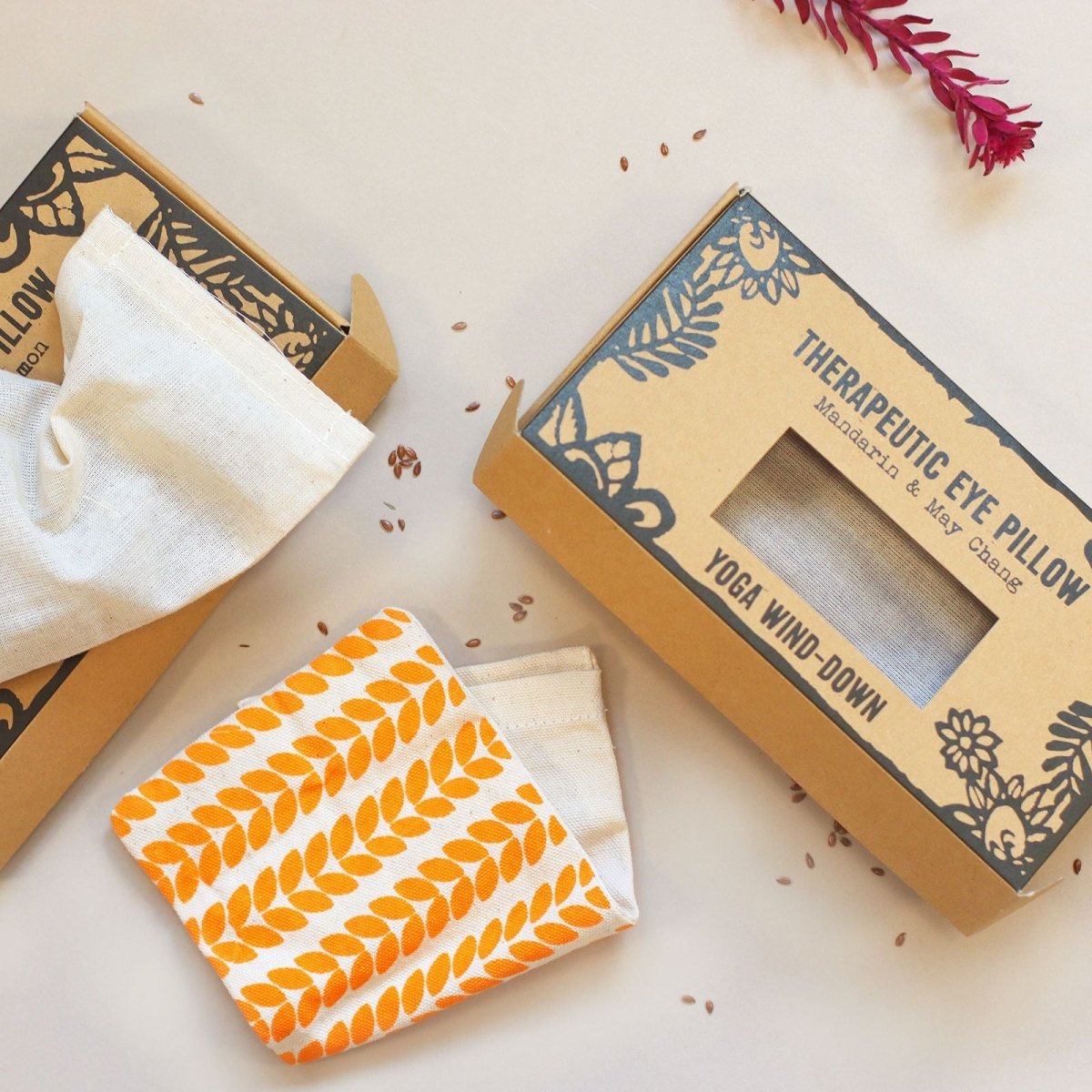 Agnes + Cat Eye Pillow - Yoga wind - downAgnes + Cat Eye PillowsHeart Notes