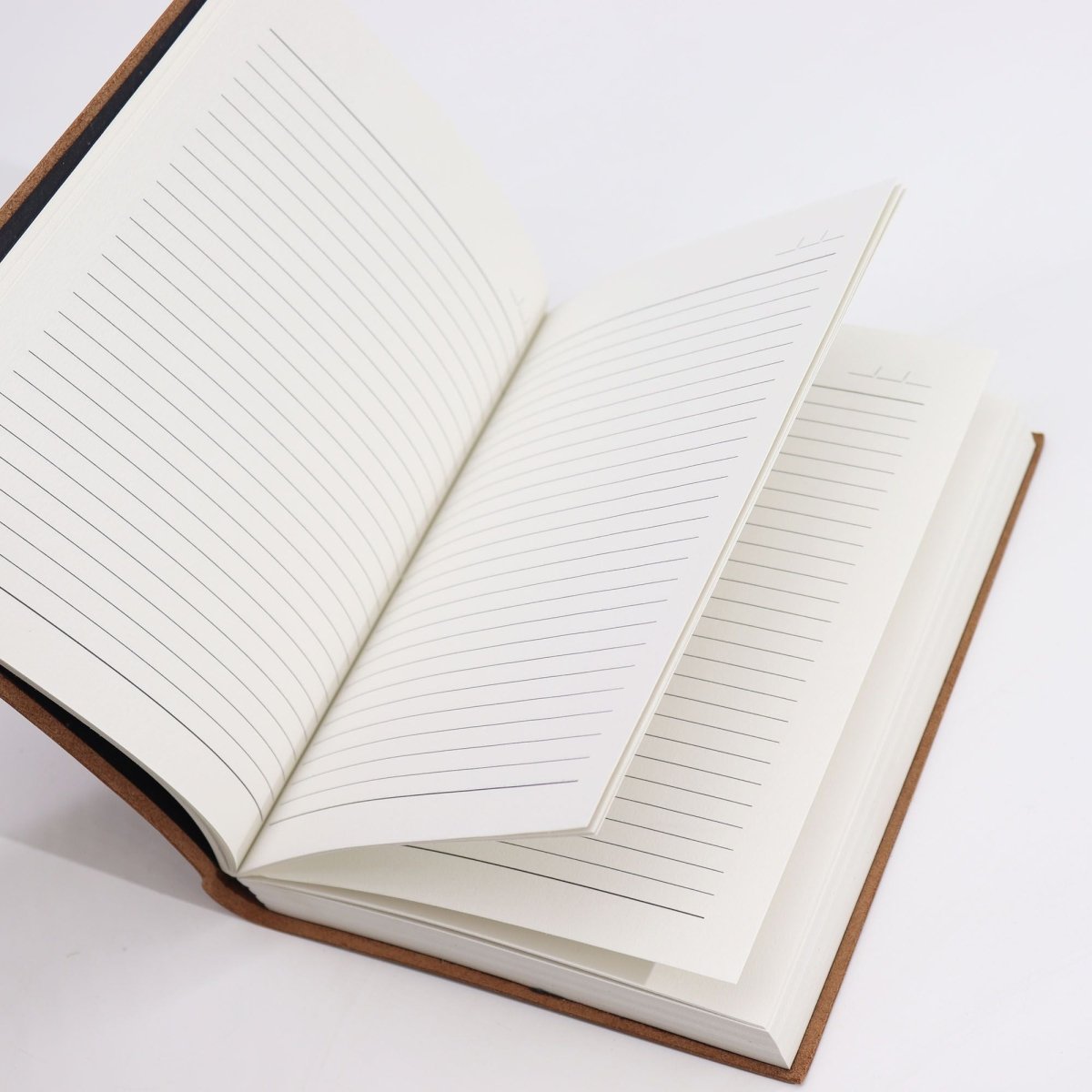 Large Dark Tan Daily Notebook – 100 Lined Pages – 20x15cmLeather Notebooks – Vintage Style JournalsHeart Notes